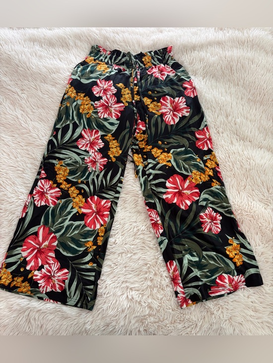 Pants - Tropical Floral Wide-Leg Pants - Black with Red & Green Print